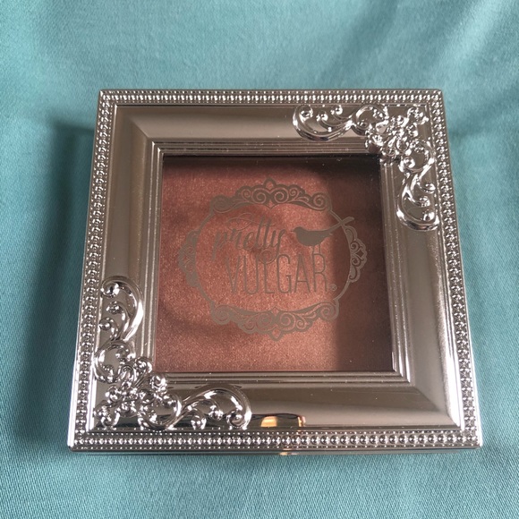 Pretty Vulgar Highlighter - Shimmering Swan - Picture 2 of 7